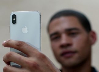 Por que o iPhone "inverte" fotos com a câmera frontal?